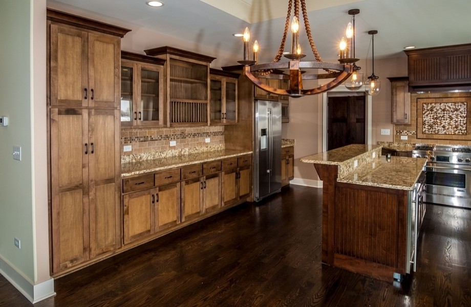 009_two tone cabinet finish