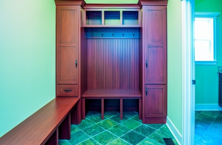 014_locker room cabinets