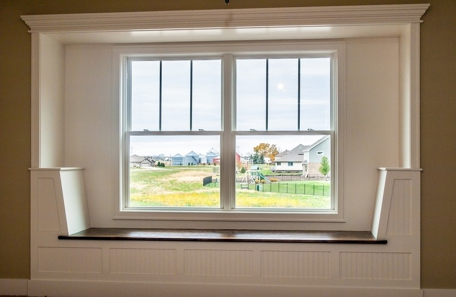 030_window seat