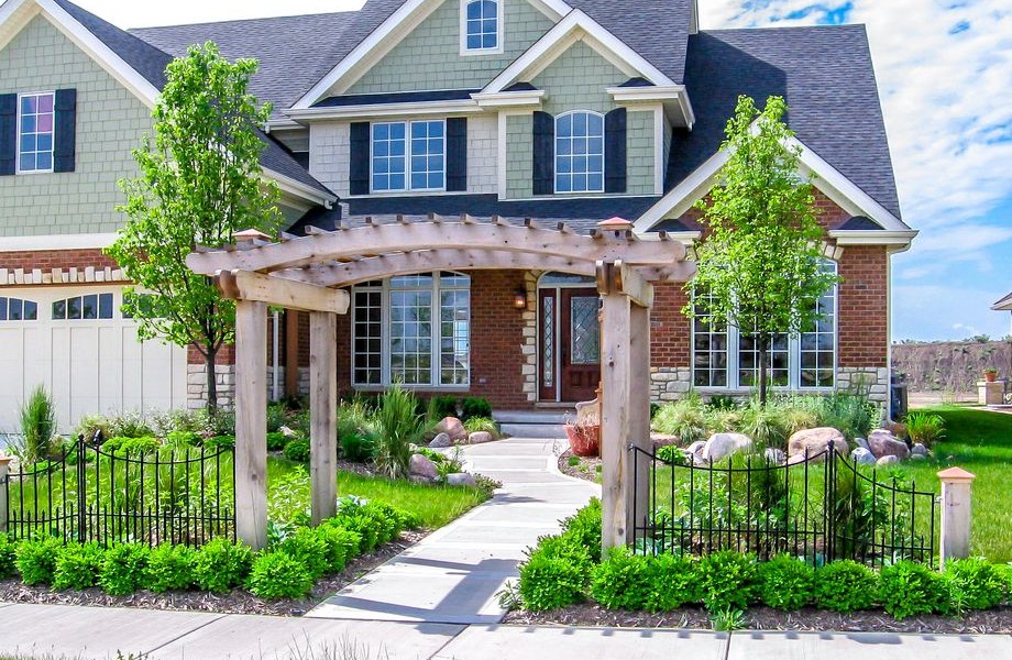 Arbored�Front�Walkway1
