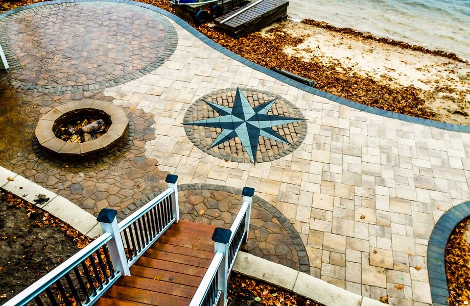 Lakehouse Patio